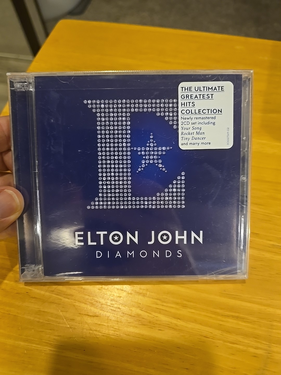 Elton John – Diamonds New CD (Case Cracked)