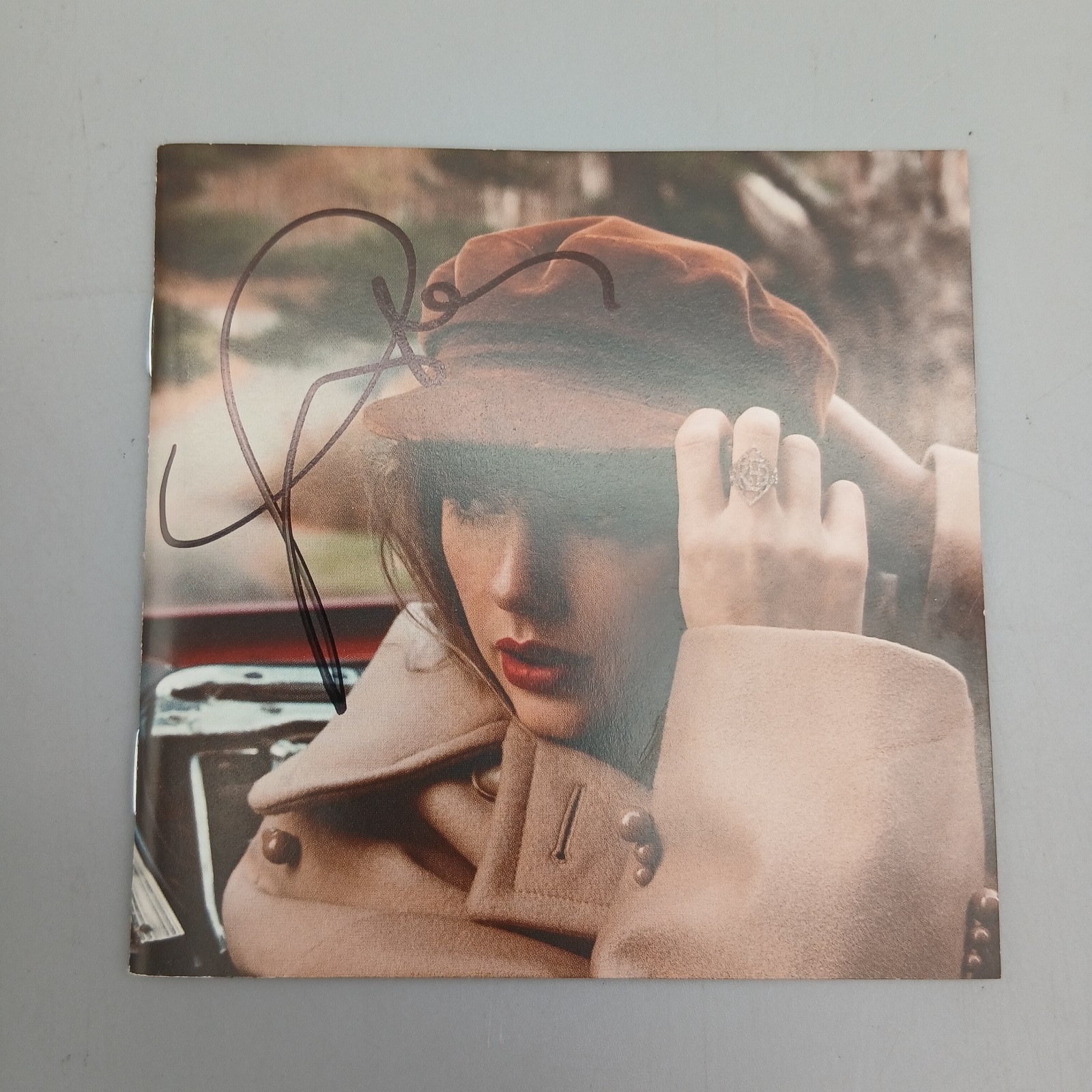 Taylor Swift Red Taylor’s Version Signed 2CD Autographed Booklet 2021