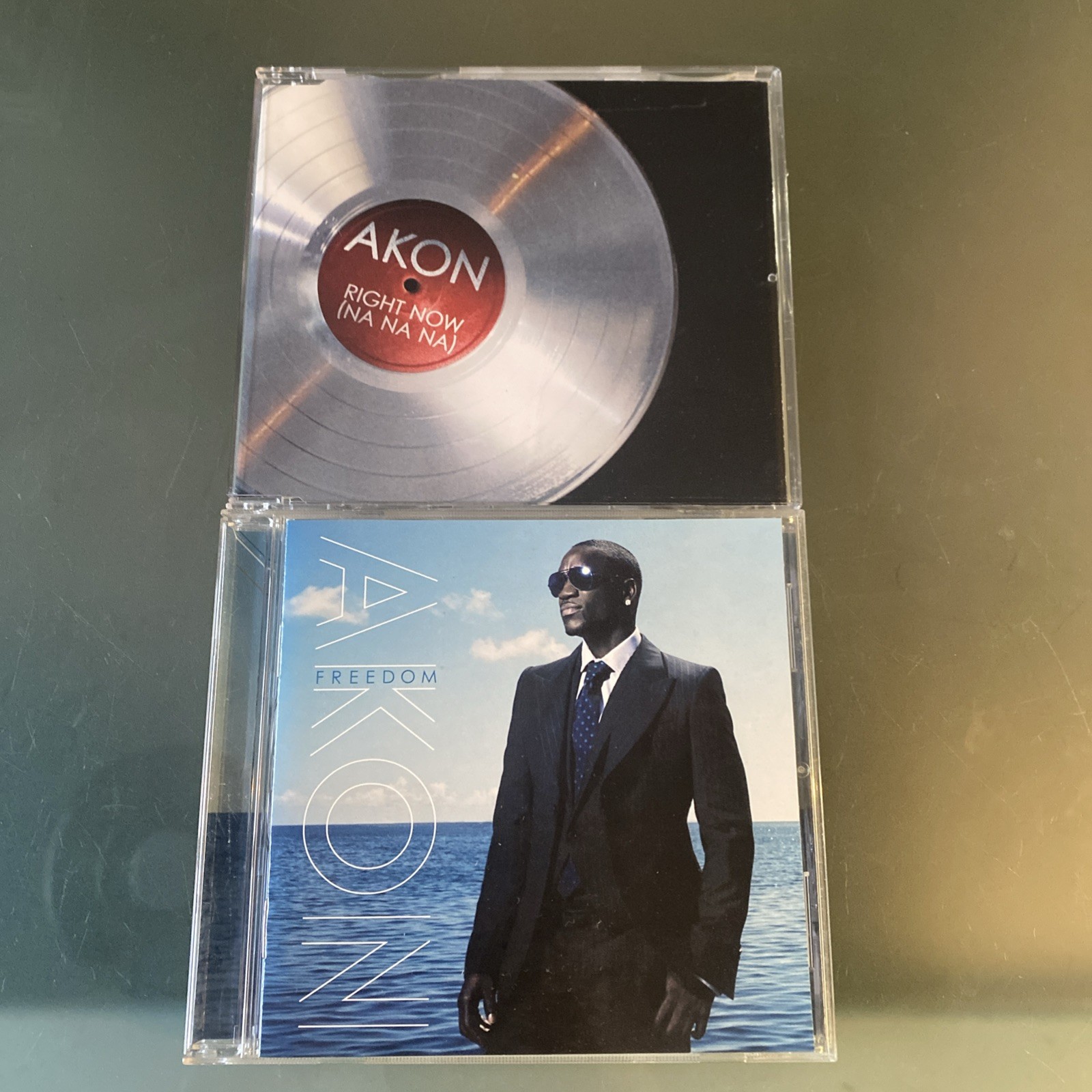 Akon 2 💿 LOT: IMPORT SINGLE Right Now (Na Na Na) & Freedom | VG | Fast 🚚