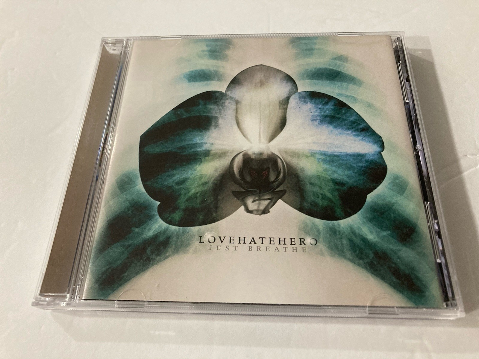 Lovehatehero – Just Breathe (Audio CD – 2005)