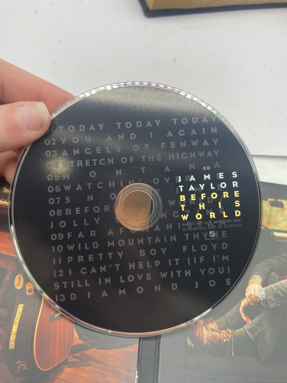 Before This World with 3 Bonus Tracks Deluxe Edition by James Taylor (CD+DVD)