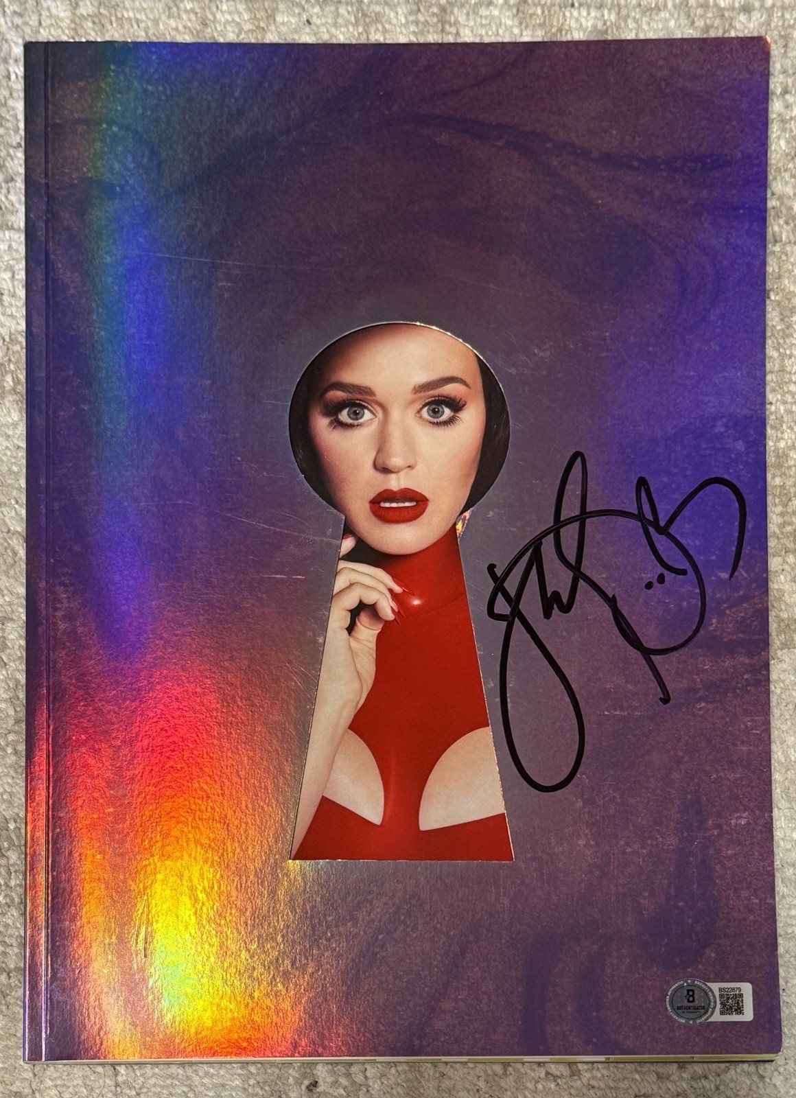 KATY PERRY SIGNED PLAY LAS VEGAS TOUR BOOK TEENAGE DREAM 143 PRISM BECK G2U