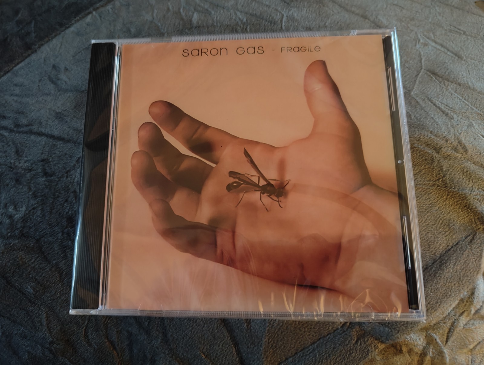 Saron Gas – Fragile import Seether debut