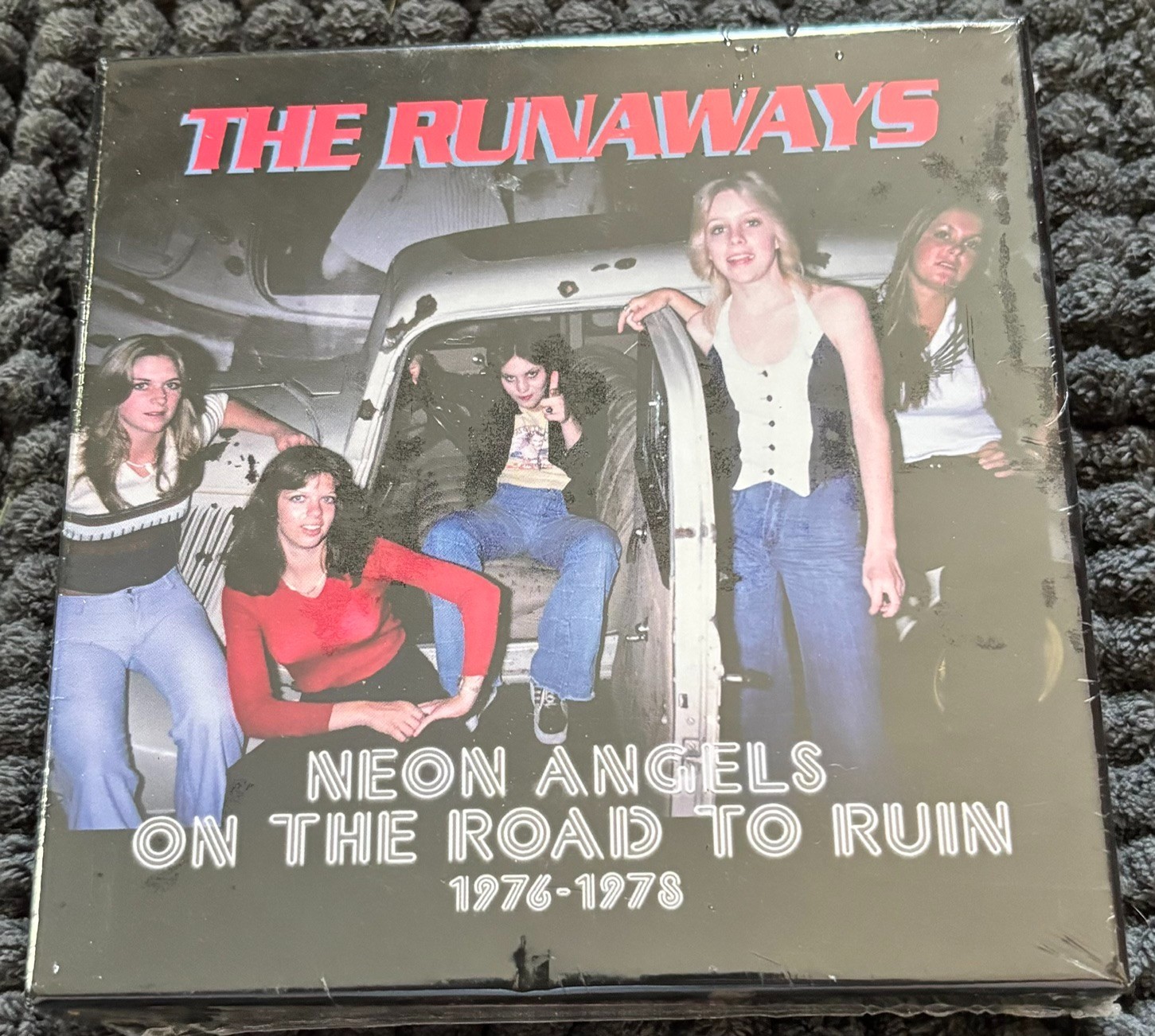 THE RUNAWAYS NEON ANGELS ON THE ROAD TO RUIN 1976-1978 CD BOX SET NEW & SEALED!
